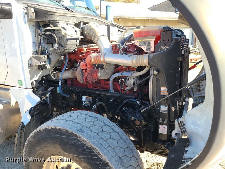 image for item MJ9480 2023 Peterbilt 567  dump truck