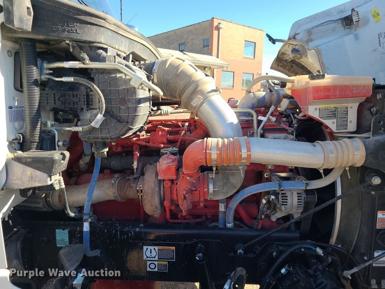 image for item MJ9480 2023 Peterbilt 567  dump truck