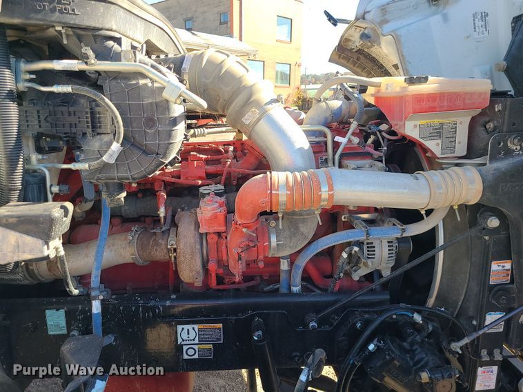 image for item MJ9480 2023 Peterbilt 567  dump truck