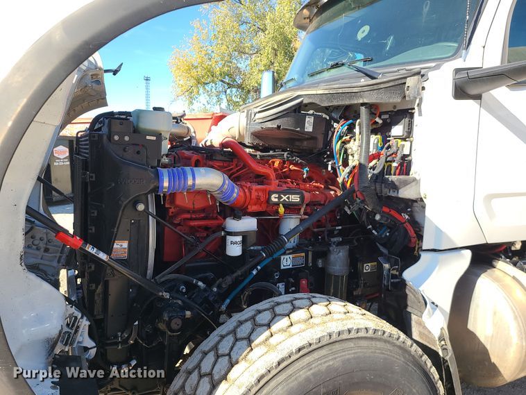 image for item MJ9480 2023 Peterbilt 567  dump truck