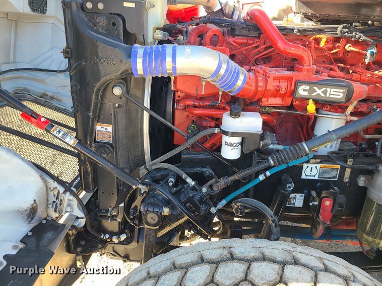 image for item MJ9480 2023 Peterbilt 567  dump truck