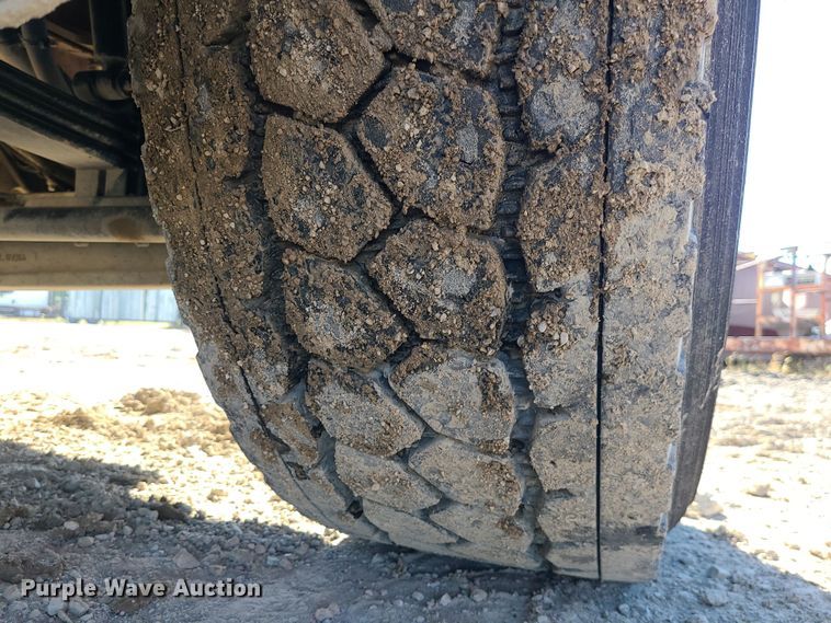 image for item MJ9480 2023 Peterbilt 567  dump truck