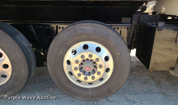 image for item MJ9480 2023 Peterbilt 567  dump truck