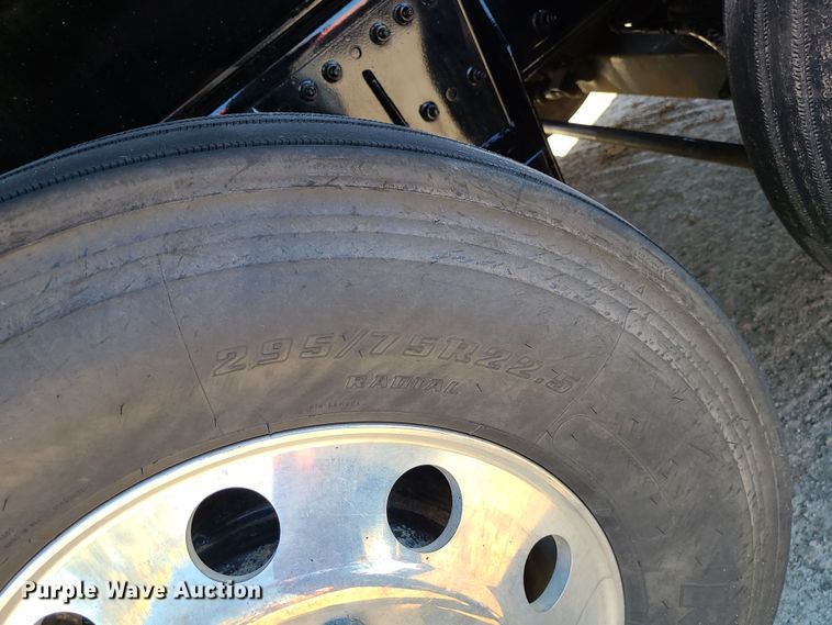 image for item MJ9480 2023 Peterbilt 567  dump truck