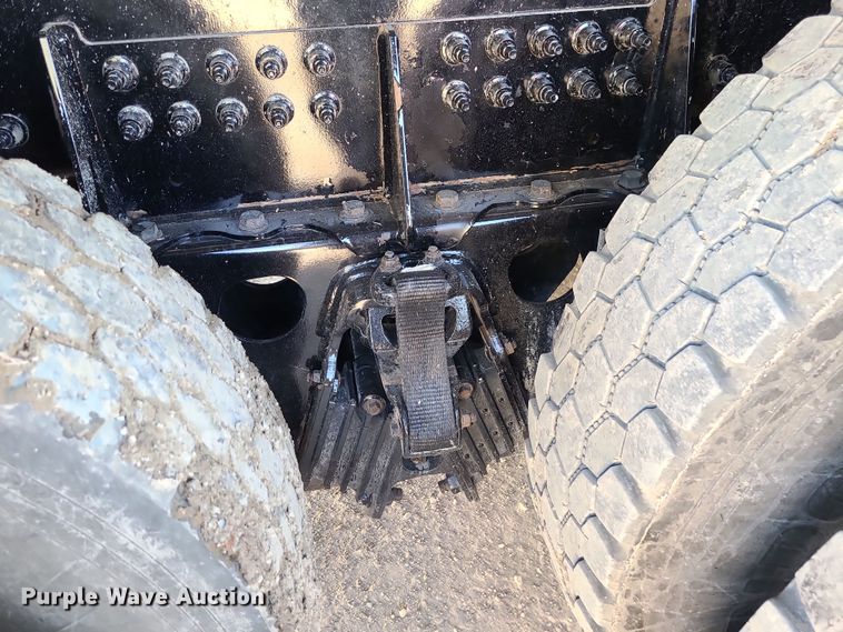 image for item MJ9480 2023 Peterbilt 567  dump truck