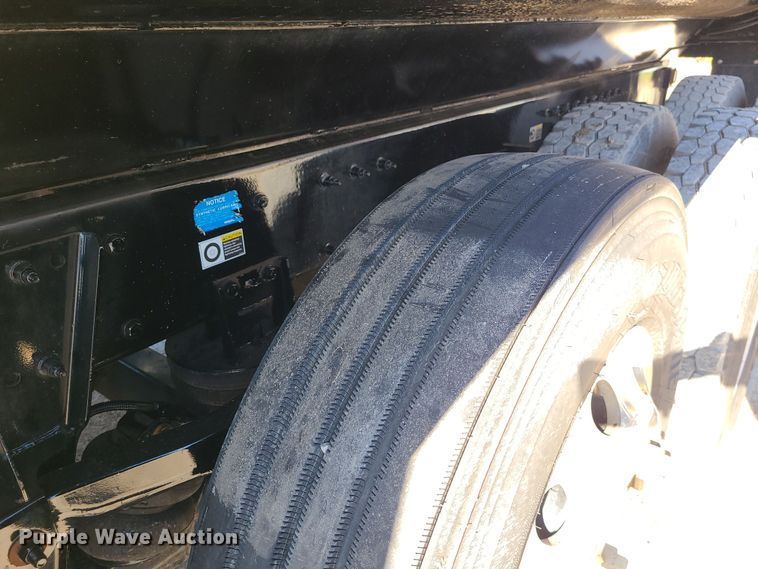 image for item MJ9480 2023 Peterbilt 567  dump truck