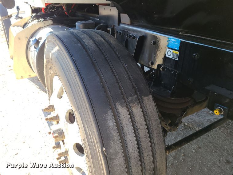 image for item MJ9480 2023 Peterbilt 567  dump truck