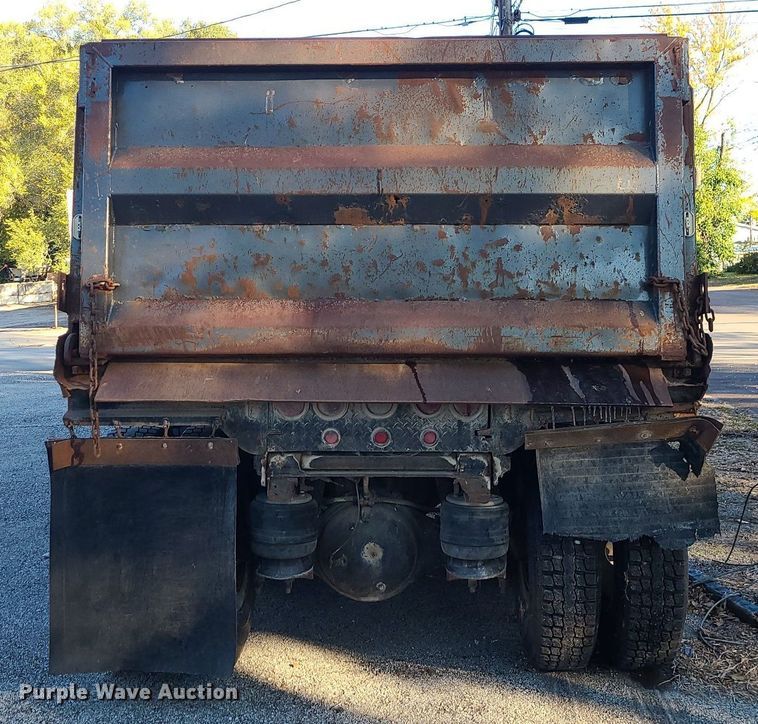 image for item MJ9481 1987 Peterbilt 379  dump truck