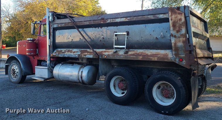 image for item MJ9481 1987 Peterbilt 379  dump truck