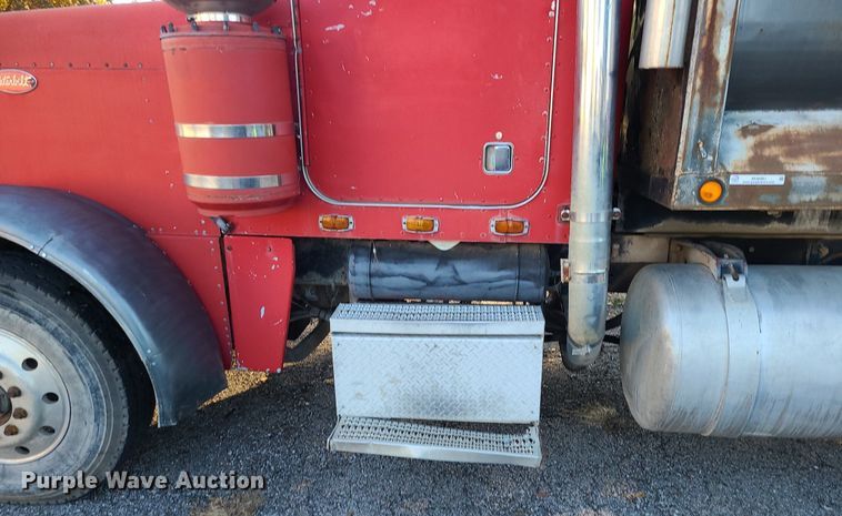 image for item MJ9481 1987 Peterbilt 379  dump truck