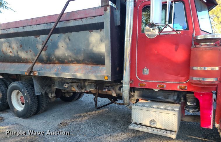 image for item MJ9481 1987 Peterbilt 379  dump truck