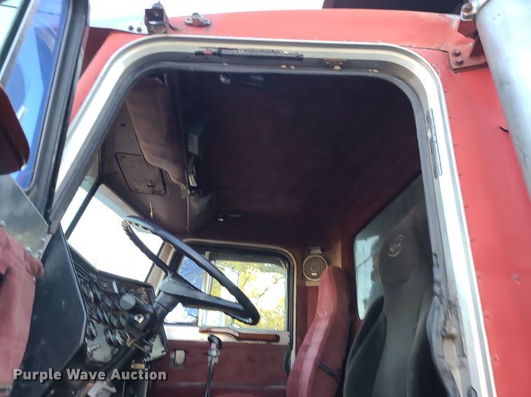 image for item MJ9481 1987 Peterbilt 379  dump truck