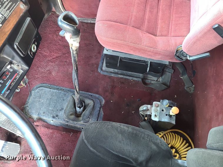 image for item MJ9481 1987 Peterbilt 379  dump truck