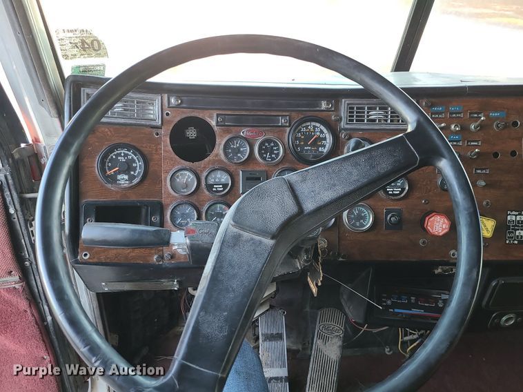 image for item MJ9481 1987 Peterbilt 379  dump truck