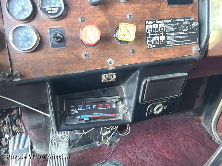 image for item MJ9481 1987 Peterbilt 379  dump truck