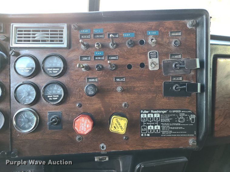 image for item MJ9481 1987 Peterbilt 379  dump truck