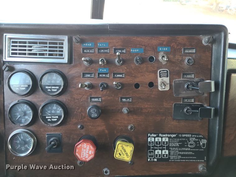 image for item MJ9481 1987 Peterbilt 379  dump truck