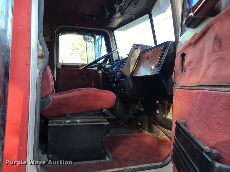 image for item MJ9481 1987 Peterbilt 379  dump truck