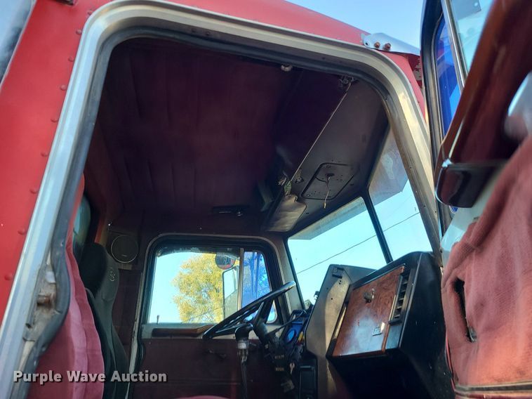 image for item MJ9481 1987 Peterbilt 379  dump truck