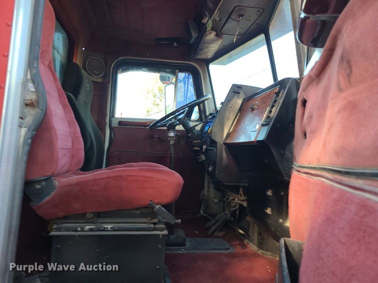 image for item MJ9481 1987 Peterbilt 379  dump truck