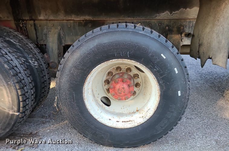 image for item MJ9481 1987 Peterbilt 379  dump truck