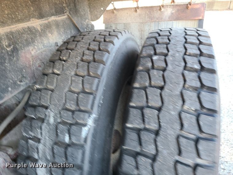 image for item MJ9481 1987 Peterbilt 379  dump truck