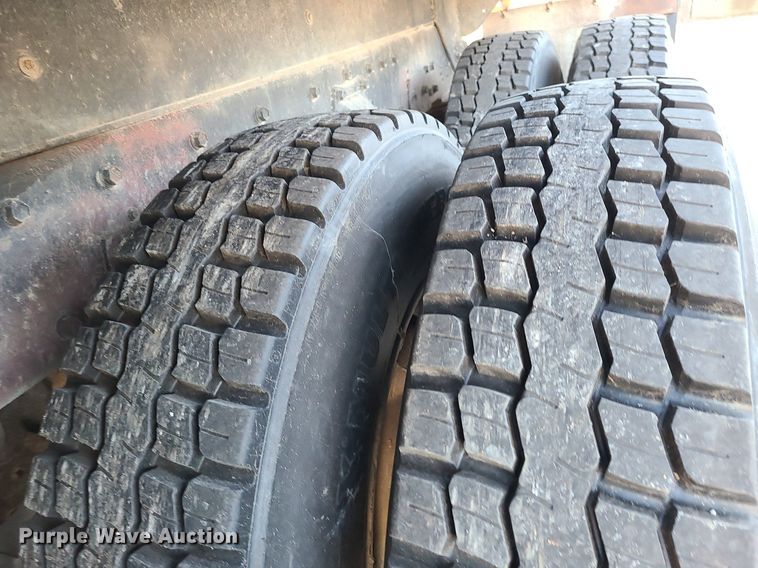 image for item MJ9481 1987 Peterbilt 379  dump truck