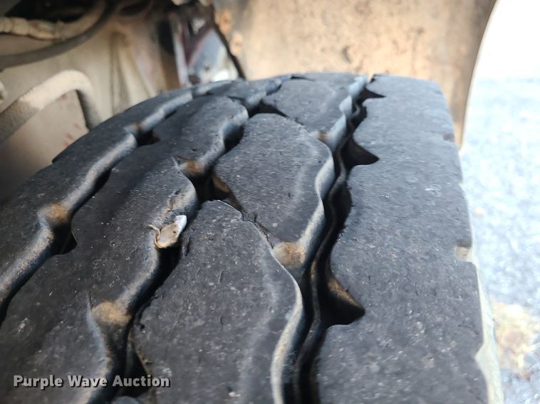 image for item MJ9481 1987 Peterbilt 379  dump truck