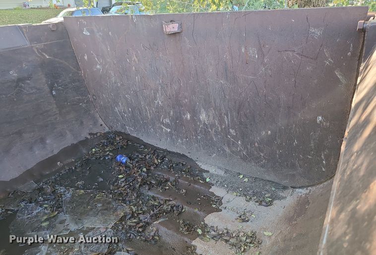 image for item MJ9481 1987 Peterbilt 379  dump truck