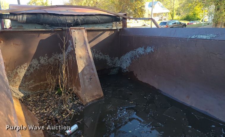 image for item MJ9481 1987 Peterbilt 379  dump truck