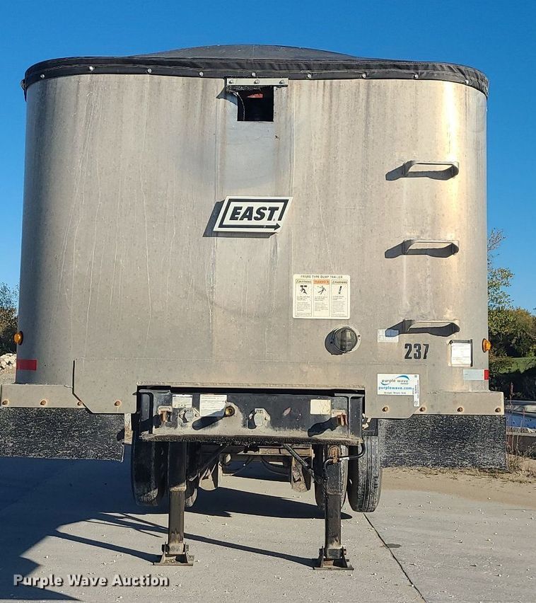 image for item MJ9484 2007 East  dump trailer