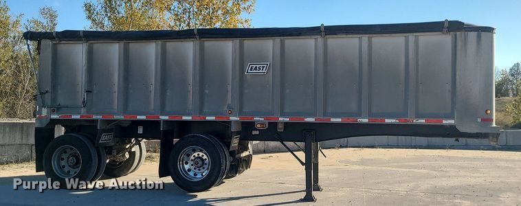 image for item MJ9484 2007 East  dump trailer