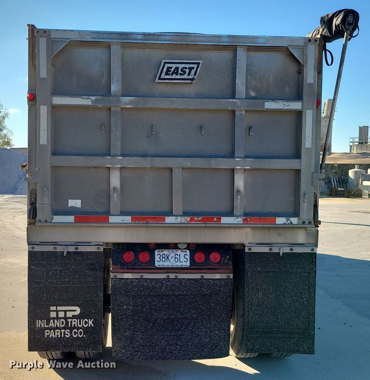 image for item MJ9484 2007 East  dump trailer