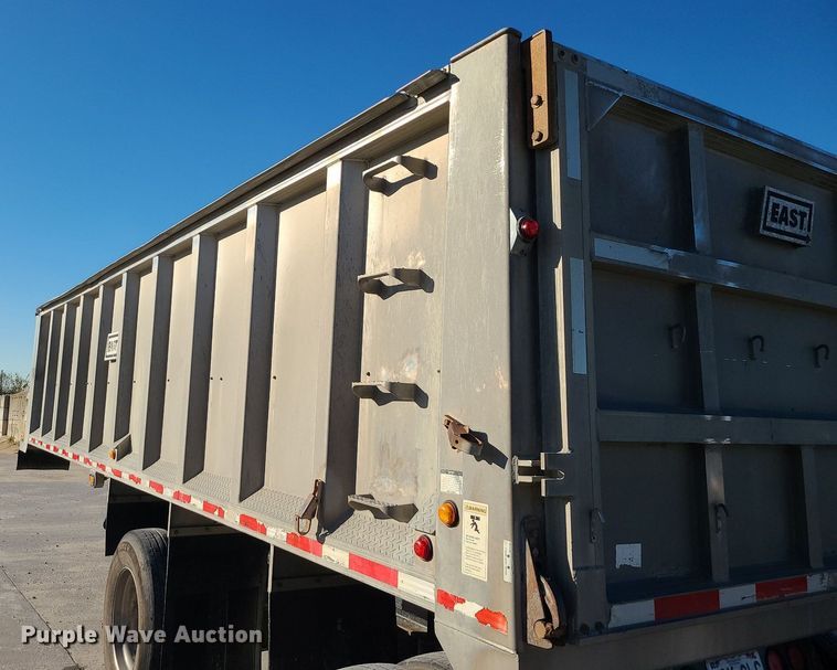 image for item MJ9484 2007 East  dump trailer