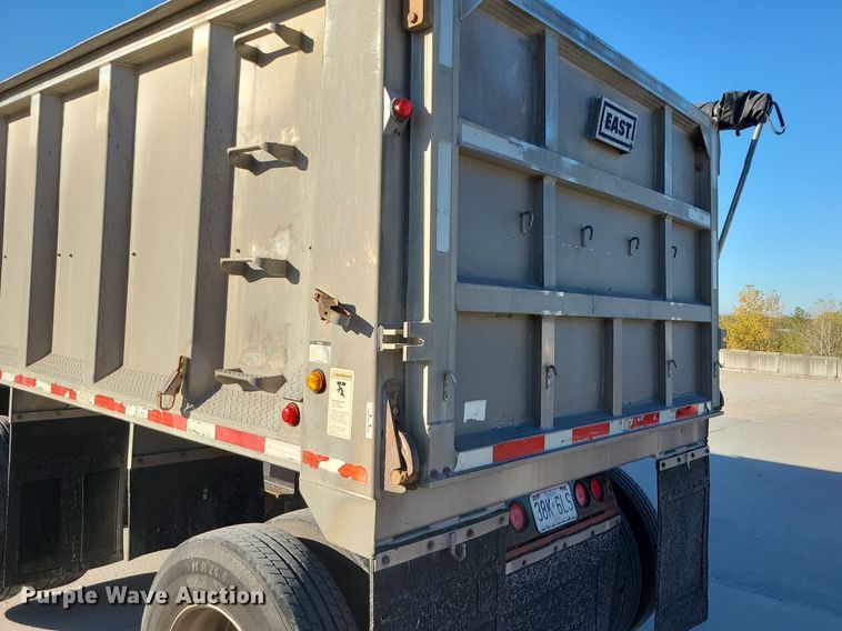 image for item MJ9484 2007 East  dump trailer