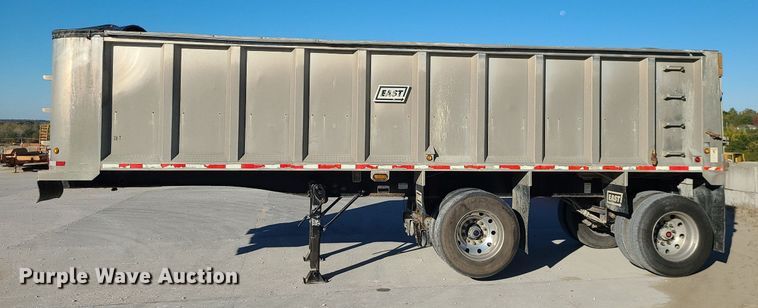 image for item MJ9484 2007 East  dump trailer