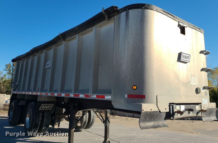 image for item MJ9484 2007 East  dump trailer