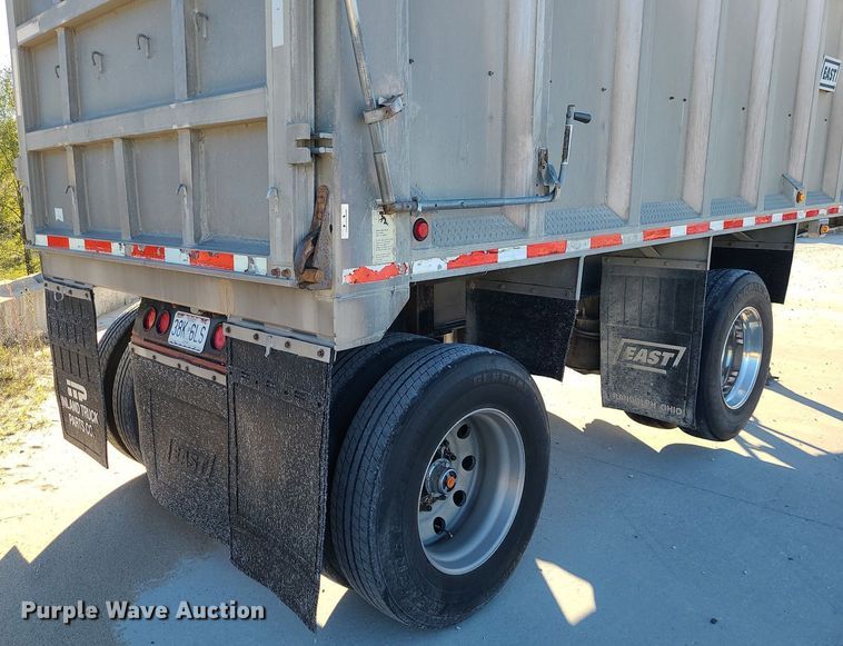 image for item MJ9484 2007 East  dump trailer