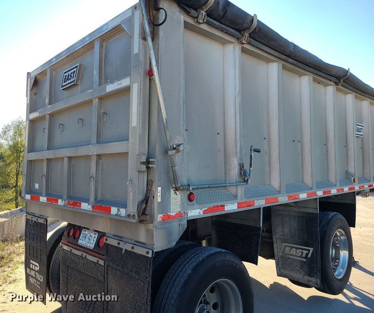 image for item MJ9484 2007 East  dump trailer