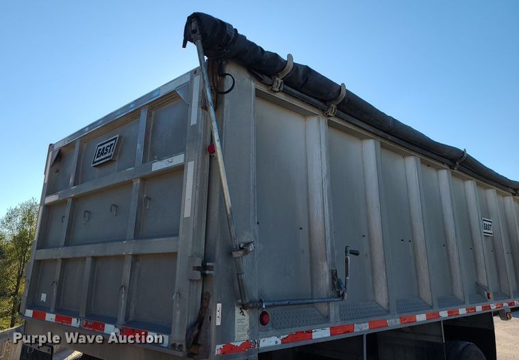 image for item MJ9484 2007 East  dump trailer