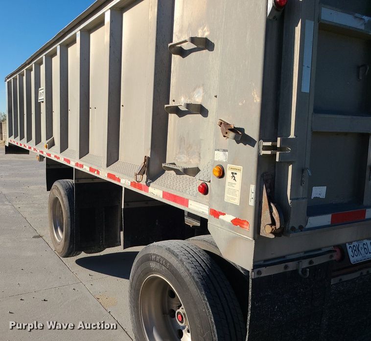 image for item MJ9484 2007 East  dump trailer