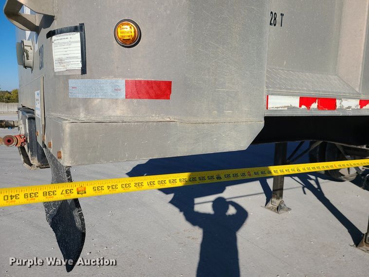 image for item MJ9484 2007 East  dump trailer