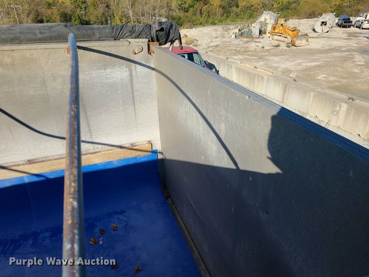 image for item MJ9484 2007 East  dump trailer