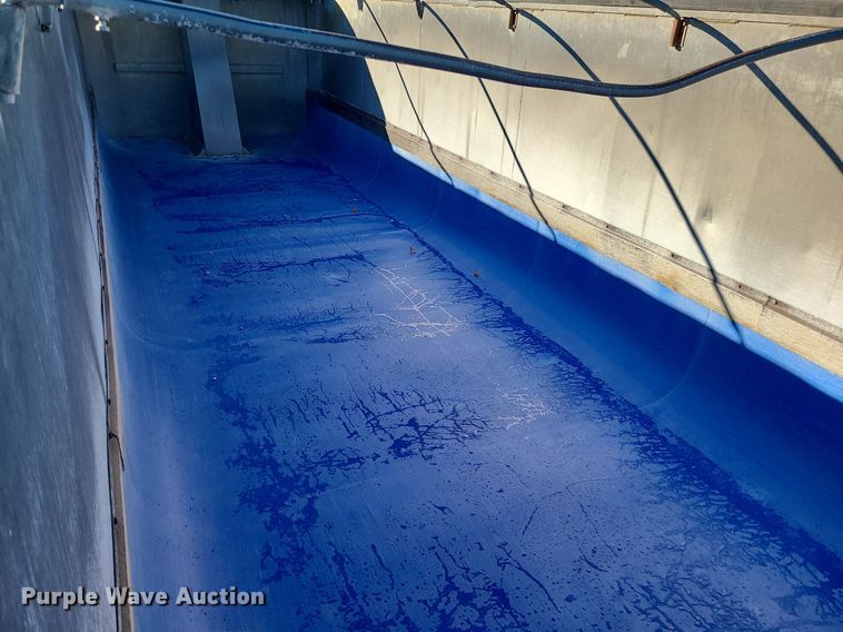 image for item MJ9484 2007 East  dump trailer