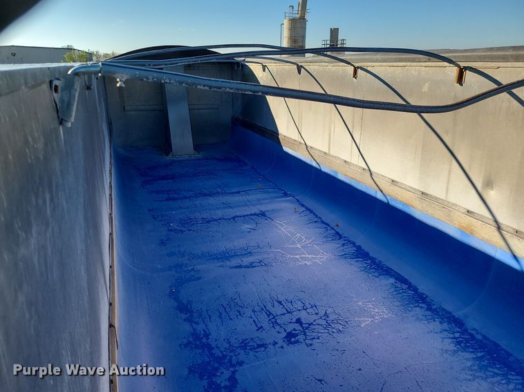 image for item MJ9484 2007 East  dump trailer