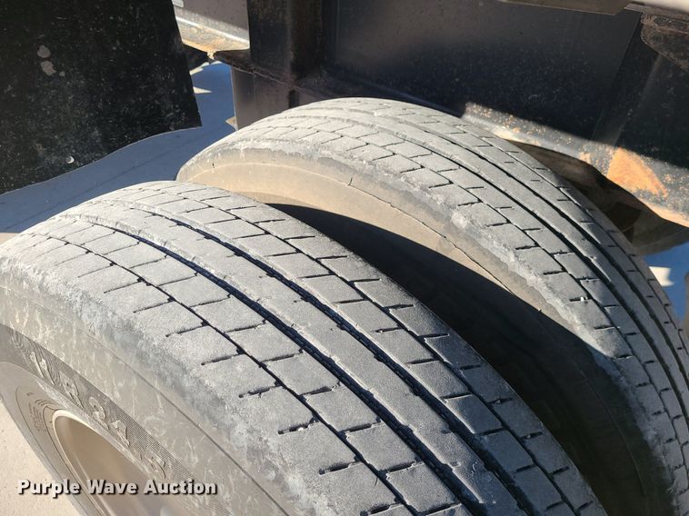 image for item MJ9484 2007 East  dump trailer