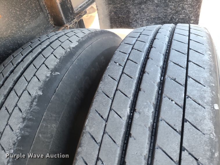 image for item MJ9484 2007 East  dump trailer