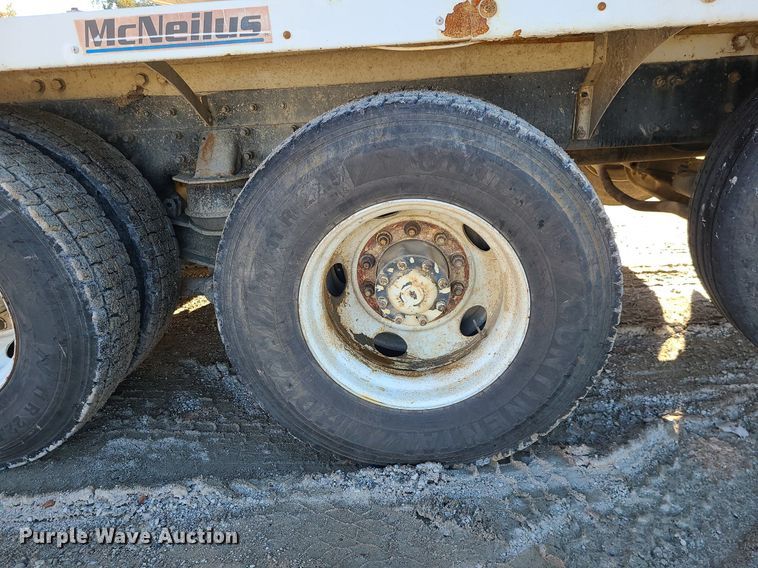 image for item MJ9485 2007 Sterling  ready mix truck