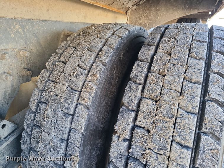 image for item MJ9485 2007 Sterling  ready mix truck