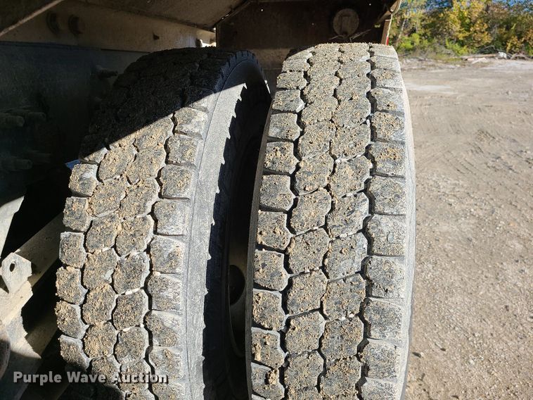 image for item MJ9485 2007 Sterling  ready mix truck